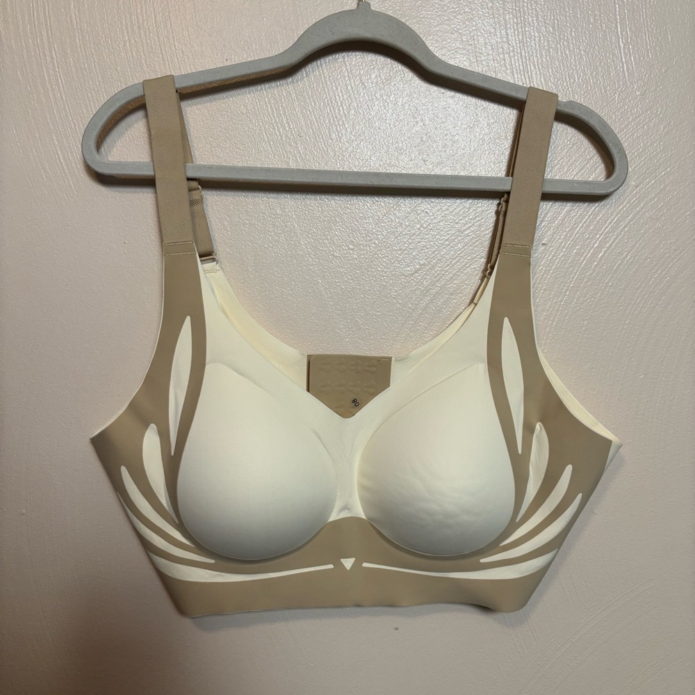 NWT‎ Lush Fitting Bra Women's Plus Mature Cream Beige Nylon Elastane Size 6 XL